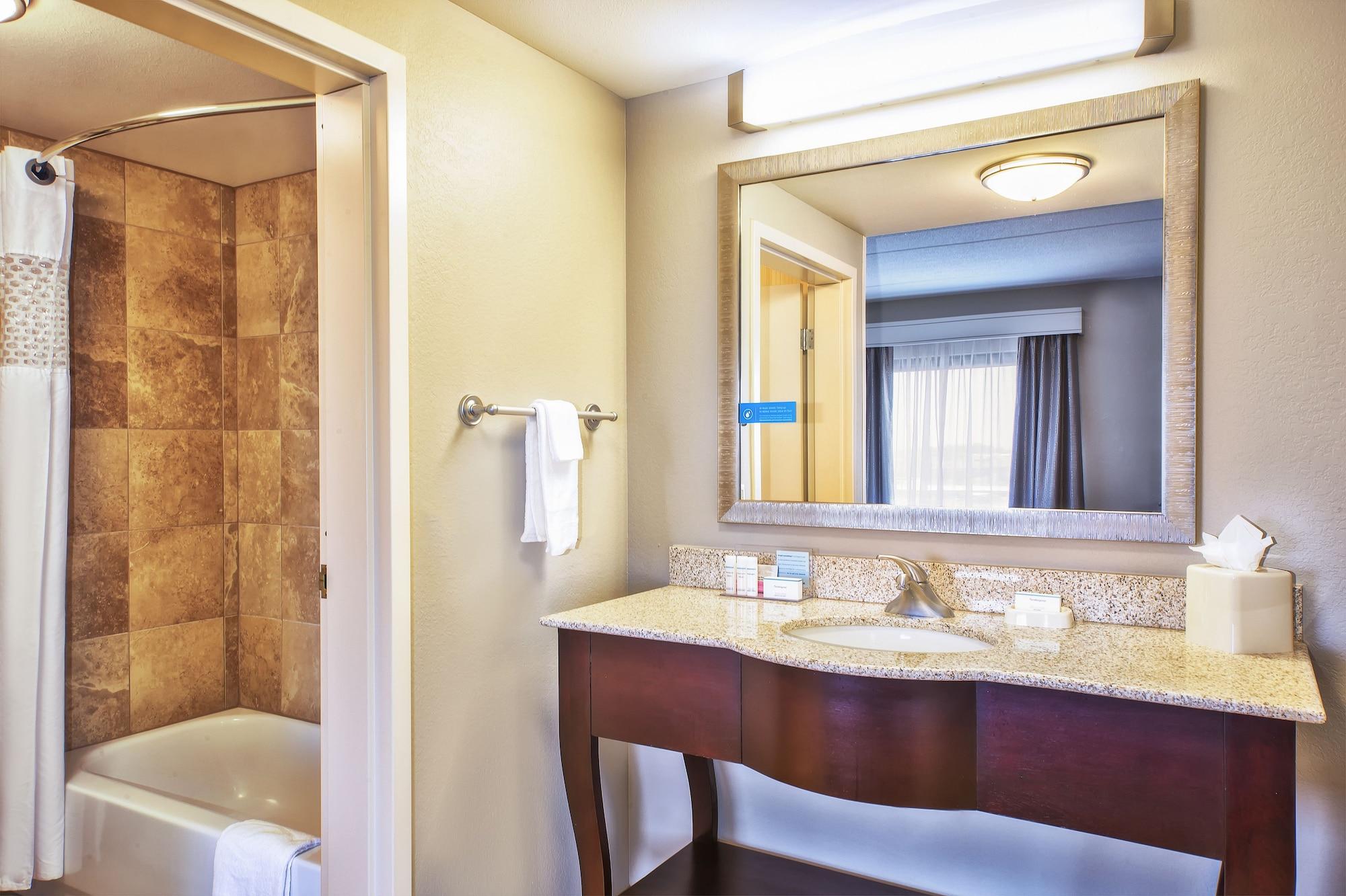 Hampton Inn & Suites Madison - West Ngoại thất bức ảnh