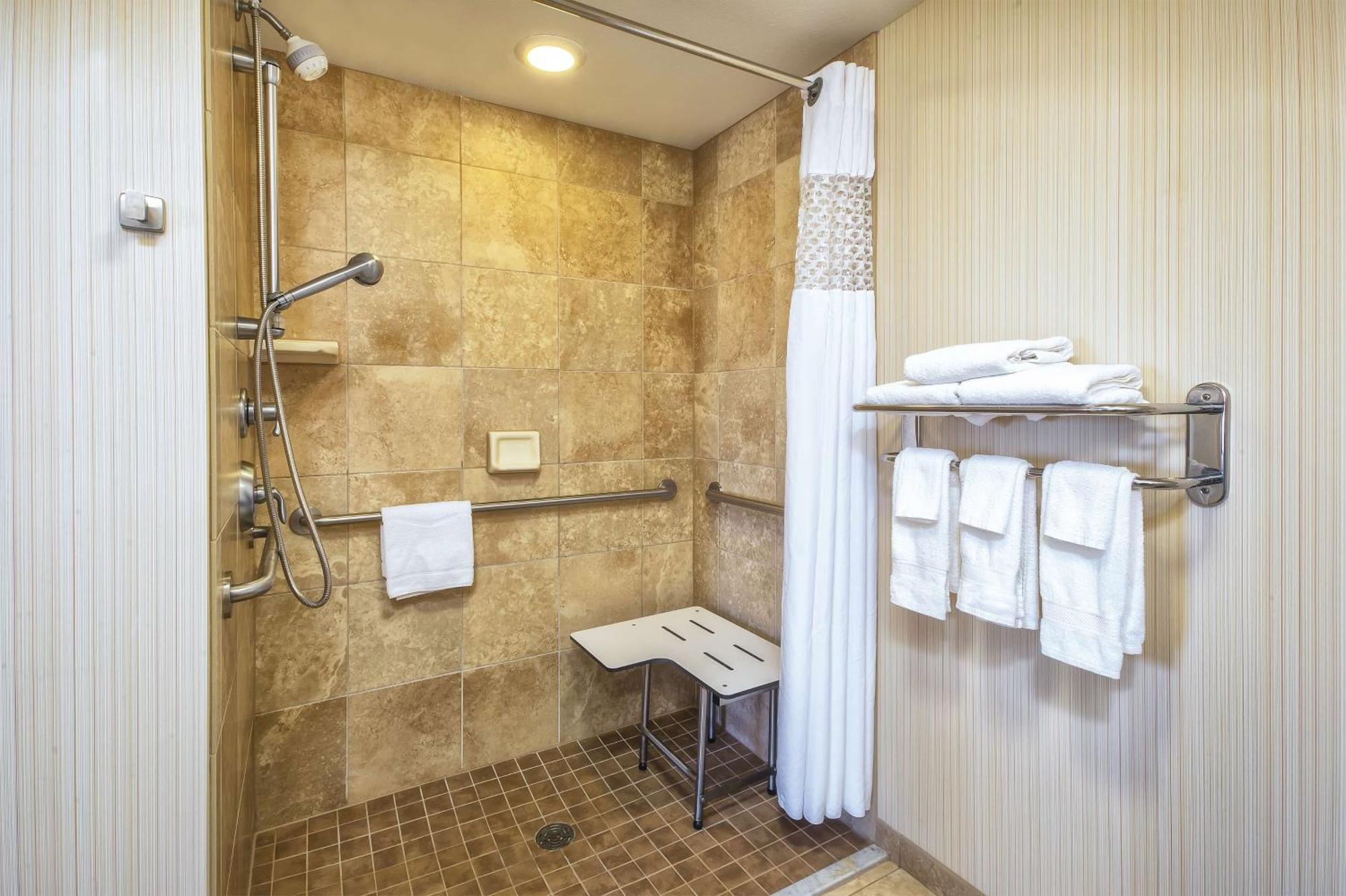 Hampton Inn & Suites Madison - West Ngoại thất bức ảnh