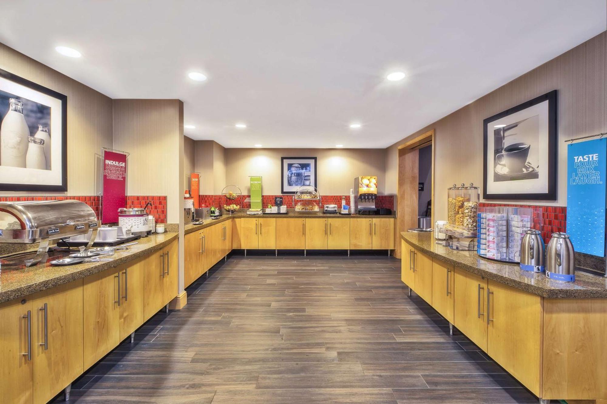 Hampton Inn & Suites Madison - West Ngoại thất bức ảnh